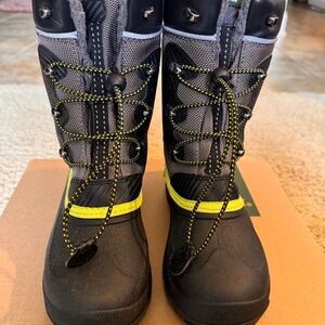 Kids insulated snow boots